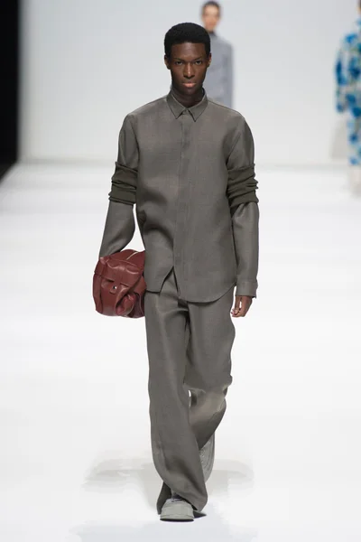 Look 17